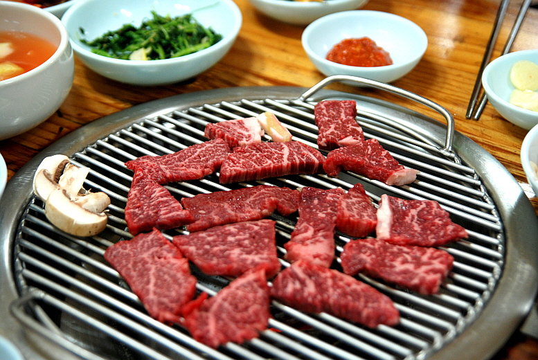 newKorean_barbecue-Hoenggye_hanu-01.jpg
